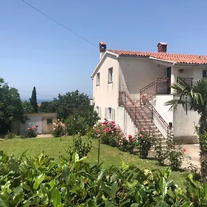 Sara , Rovigno Croazia